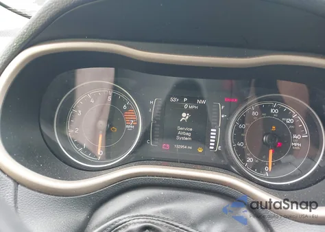 2018 Jeep Cherokee Latitude 4X4 z USA, uszkodzony, nr VIN 1C4PJMCBXJD517686